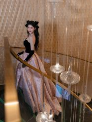-拉瑞娜LaReine婚纱礼服高级定制