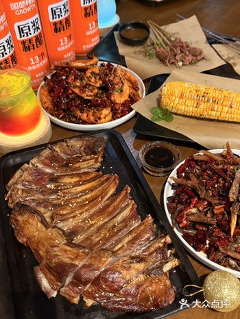 深圳探店跨年夜活动不停歇，烧烤美味