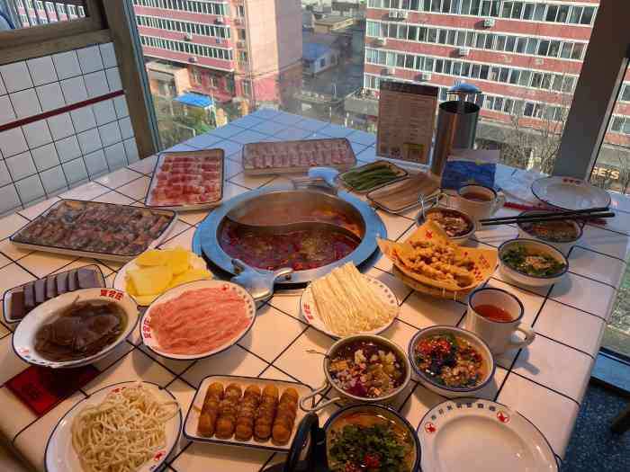 贤合庄卤味火锅三里屯店