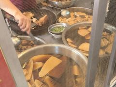 -松树干拌面店