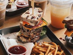 牛肉芝士三明治（*配薯條）-SAANCI山池咖啡(海上世界文化艺术中心店)