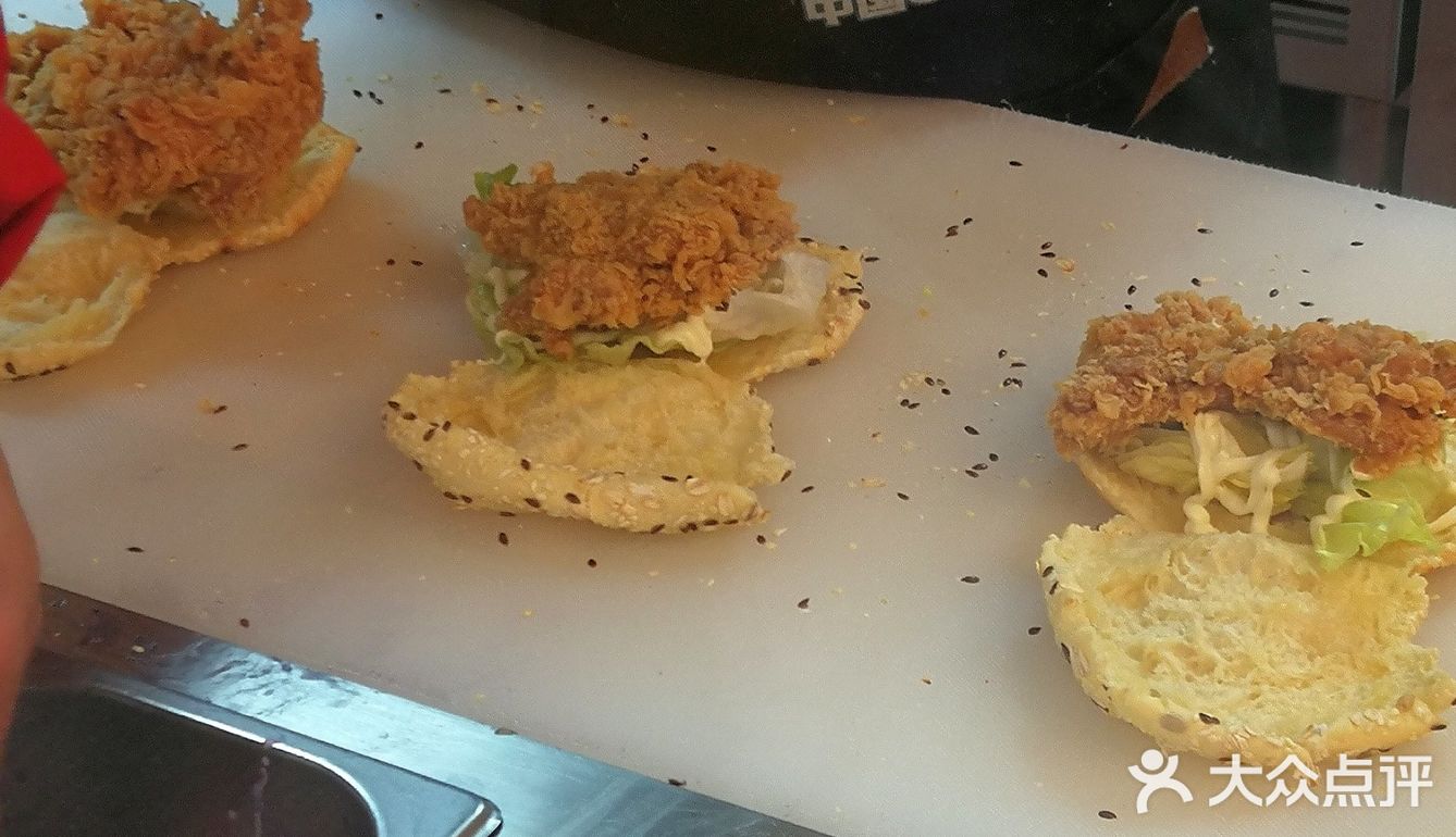 看我发现了什么宝藏汉堡店🍔
