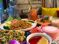 -月亮眼花园餐厅书吧酒吧