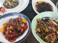 小炒藏香猪-丽江悦榕庄酒店-明月·雪山庭院餐厅