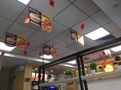 大堂-华莱士·全鸡汉堡(电脑城店)