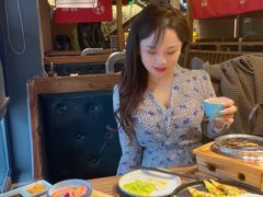 -明洞阿姨·韩式酱蟹烤肉·创意料理(三元桥店)