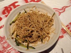 -肥肥虾庄·金牌油焖大虾(汉街SKP店)
