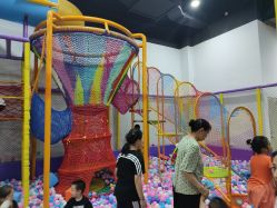 -蹦贝运动中心·蹦床·攀岩·闯关(龙岗店)