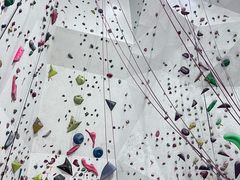 -山之巅攀岩馆(太古城店)