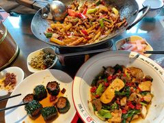 -富正毅三下锅·湘西韵味(天门山索道店)
