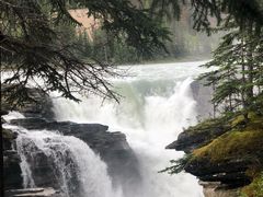 -阿萨巴斯卡瀑布观景点