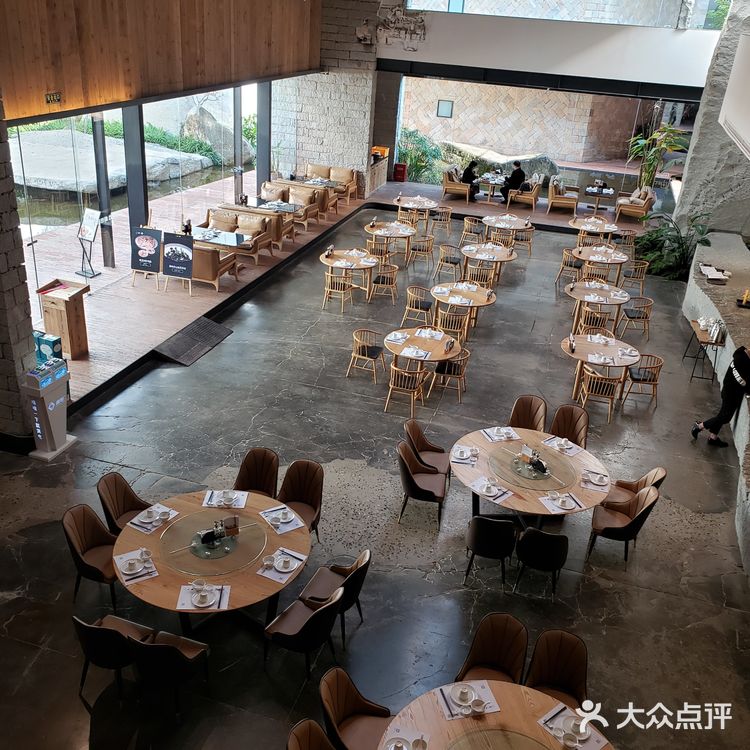 泉州晋江|这不只是吃饭是设计之光|巨石餐厅|由心