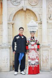 -现代经典婚纱摄影