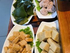 -景明轩•养生酸汤鱼火锅 云贵鲜菌 现舂野果酸汤(王寨小区店)