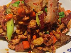 土萝卜干炒土腊肉-吃饭皇帝大土家民族菜(正大广场店)