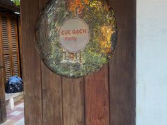 -Cục Gạch Quán