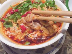 -沪小二炭火蛙锅(淮海中路美食不夜城店)