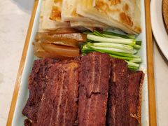 烙饼卷带鱼-局气烤鸭·北京菜(德云社店)