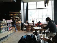大堂-星巴克(七宝领展广场1F店)