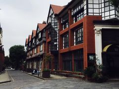 -钟书阁(松江泰晤士小镇店)