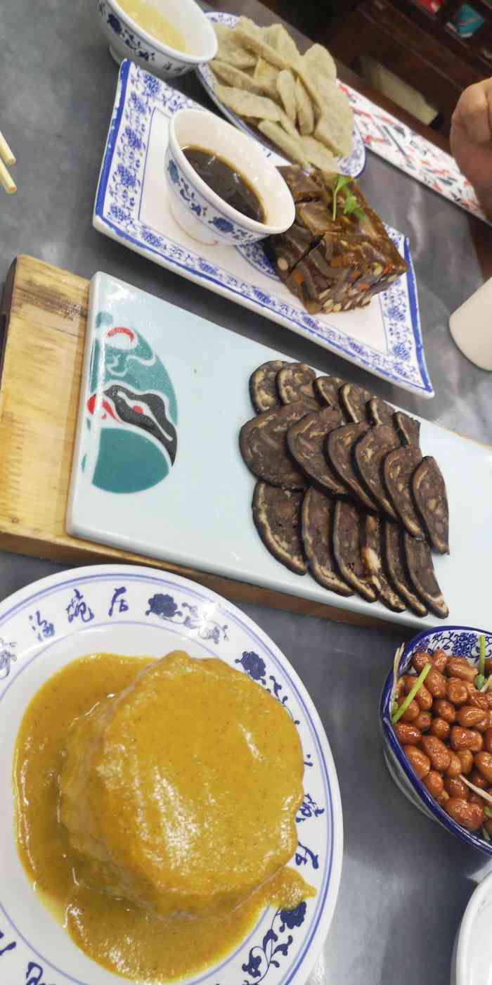 海碗居(增光路店)-"名气大,人太多,座位难找.面上来有点凉了.