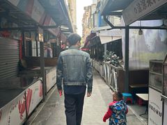-溪岸路花鸟市场