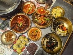 -草家酱蟹炭火烤肉店(珲春南路一店)