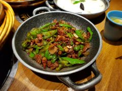 碾辣椒炒肉-吃饭皇帝大土家民族菜(正大广场店)