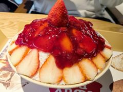 草莓雪冰-劳顶笨Rotty Bun(青岛城阳店)