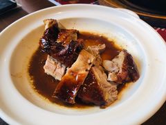 招牌明炉烧鸭-皇后餐厅-煲仔·小菜·打边炉(古北店)