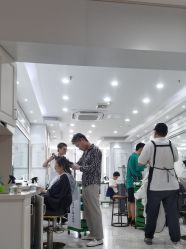 -镁连社·美联社