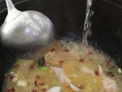 -丹水桥地锅鱼·翘嘴鲌·地方特色全鱼宴(丹江口大坝店)