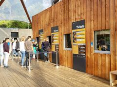 -怀托摩萤火虫洞