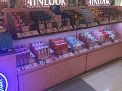 -4iNLOOK美瞳店(中山公园龙之梦店)