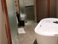 -三亚湾海居铂尔曼度假酒店