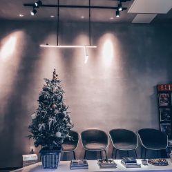 充满圣诞气息大堂-SEBASTIAN塞巴斯汀