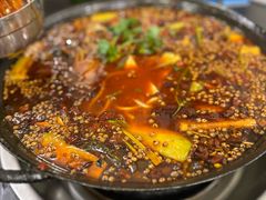 -鸿顺老铁锅美蛙鱼府(解放碑店)