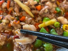 -兔行天下-鸿鹤鲜锅兔(中海国际店)