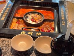 -老牌坊云南鱼豆花火锅(哈西万达店)