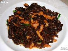 肉炒松蘑-鸭王烤鸭店(三里河店)