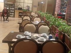 大堂-醉美东江·三文鱼·烧鸡公