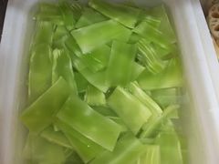 青笋片-佘记全家福芋儿鸡(向阳街总店)