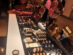 -乐蓬马歇百货公司(Rive Gauche)