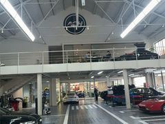 -爱车行 奥迪 奔驰 宝马 保时捷 路虎 专业 维修保养 原厂 奥迪改装升级 中心(静安店)