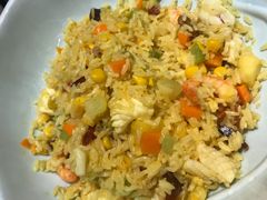 大叻经典菠萝海鲜炒饭-米纸越南小馆(金鹰世界店)