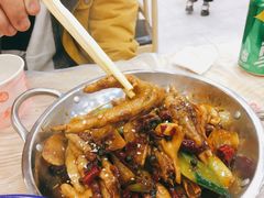 干锅姜辣凤爪-江城燕子大排档(江汉路步行街店)