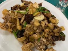 干菇焖鸡-德天丽水风味馆