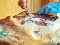 -香格里拉鱼跃地中海西餐厅·牛排披萨