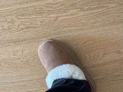 -UGG(燕莎奥特莱斯购物中心店)