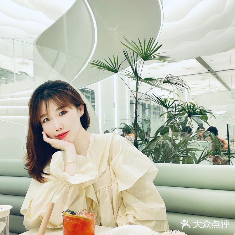 老牌网红餐厅太原街创始店重装简直太美了～